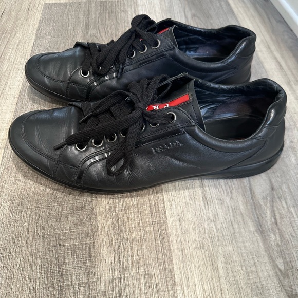 Men’s Authentic PRADA Shoes Black/Red size 8 EU - Picture 2 of 6